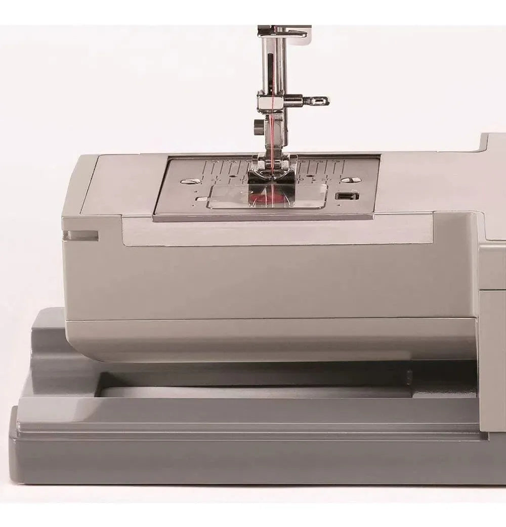 Máquina de costura reta Singer Facilita Pro 4423 portátil - cinza
